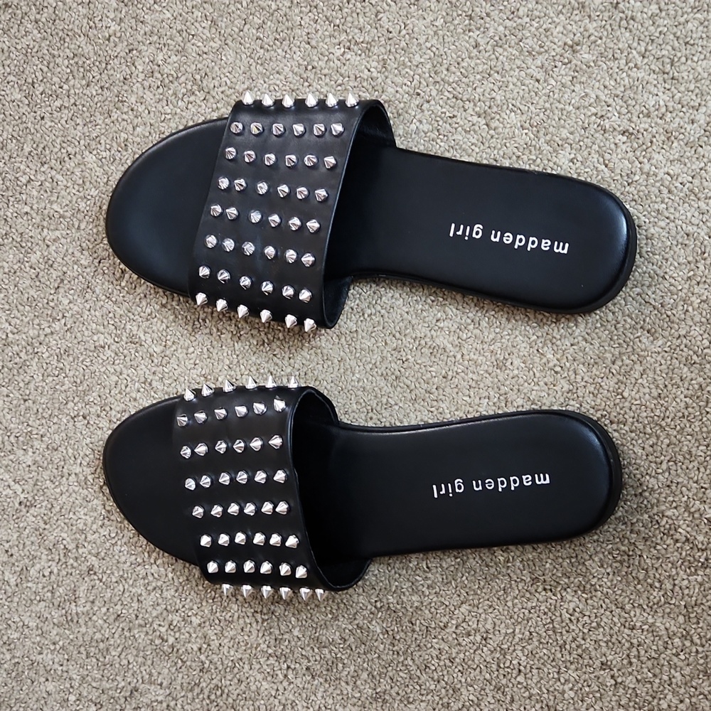Madden Girl black slides